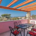 1525 Villa *