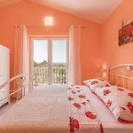 1525 Villa Peroj