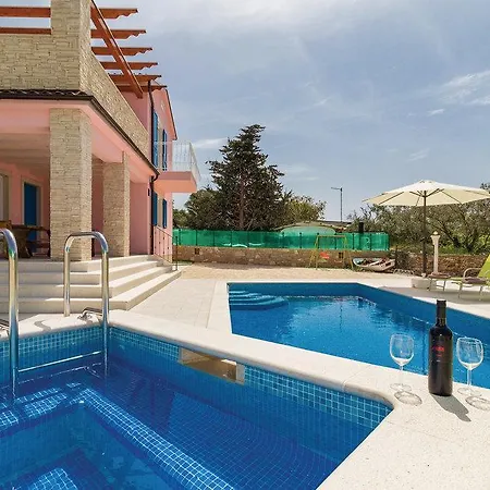 1525 Villa Peroj